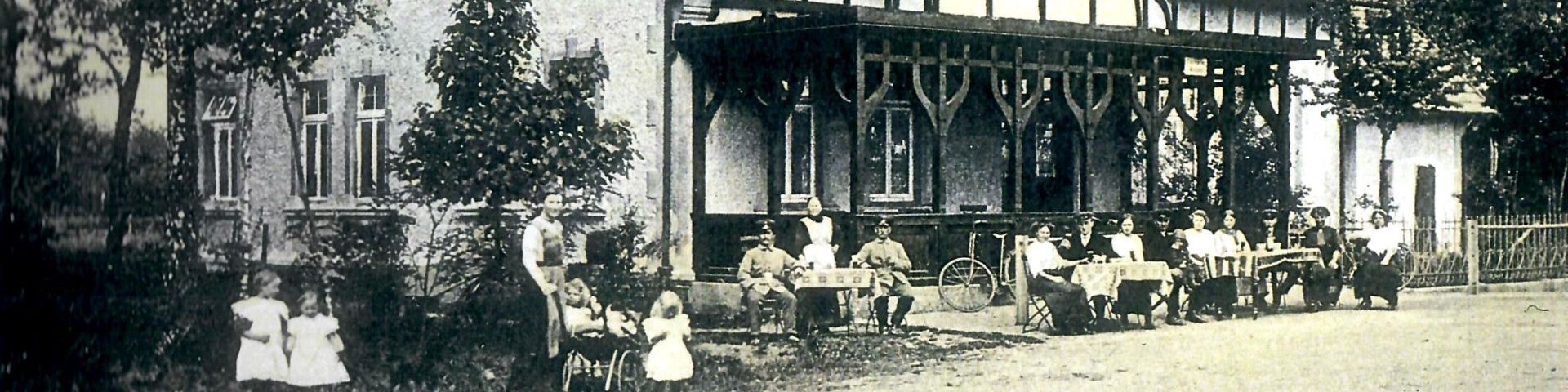 Wir sind ein Familienunternehmen mit einer spannenden Familiengeschichte. Seit 1885 sind wir für unsere Kunden da