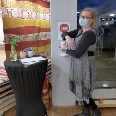 Desinfektionsstation im Haus für Kunden